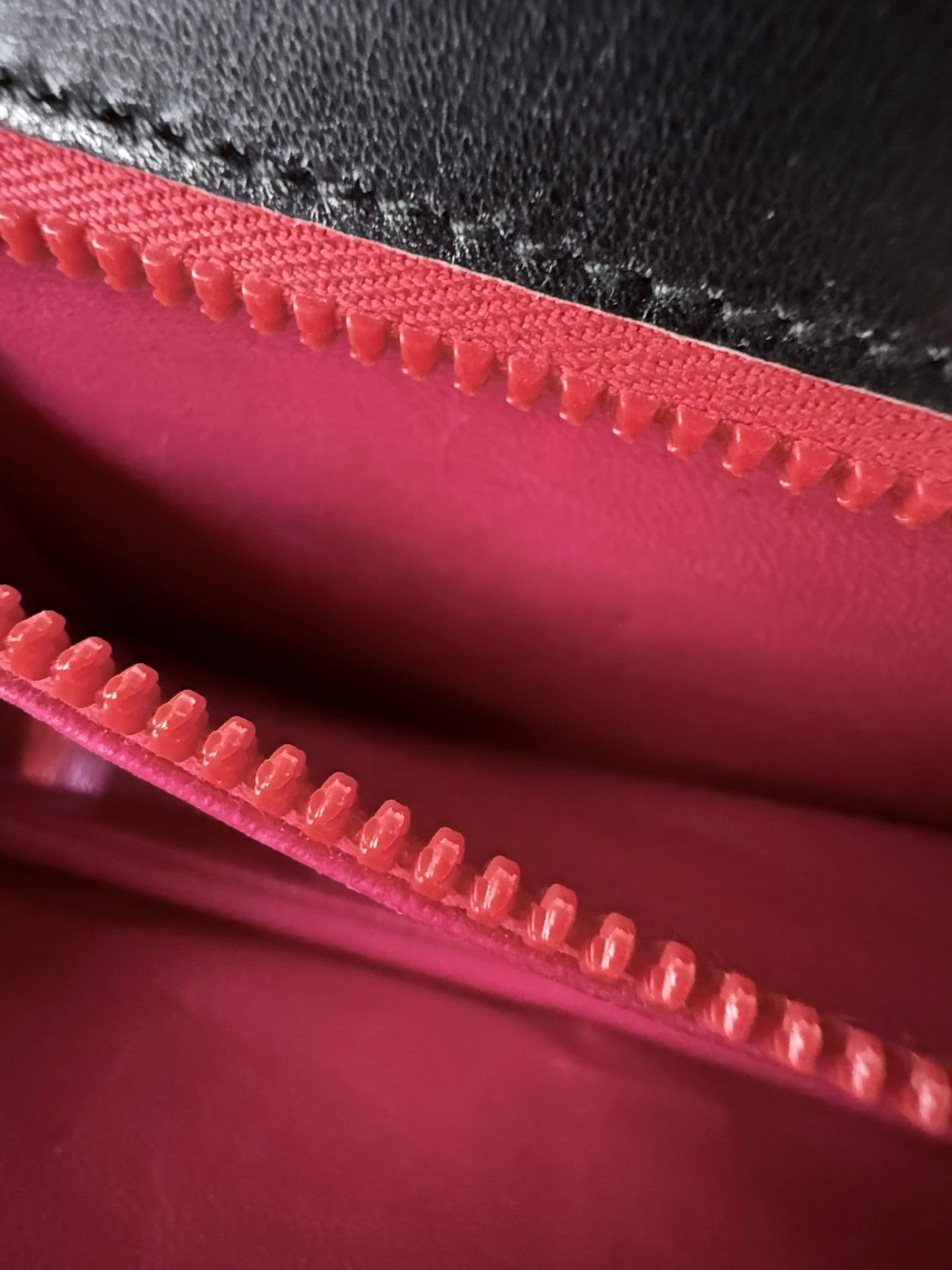 Gucci Leather Half Moon Clutch - LuxeLadyConnoisseur